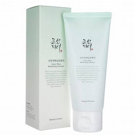 Green Plum Refreshing Cleanser